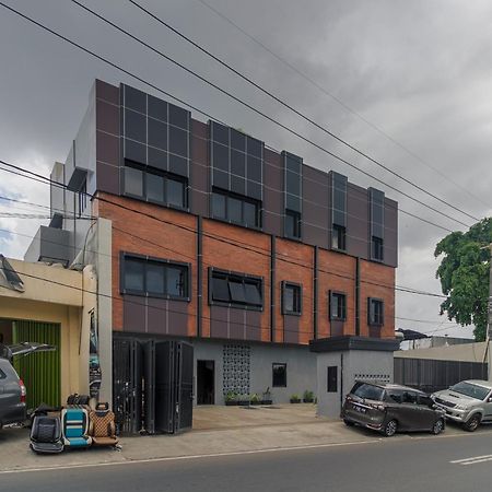 Reddoorz Near Puri Indah Mall Yakarta Exterior foto