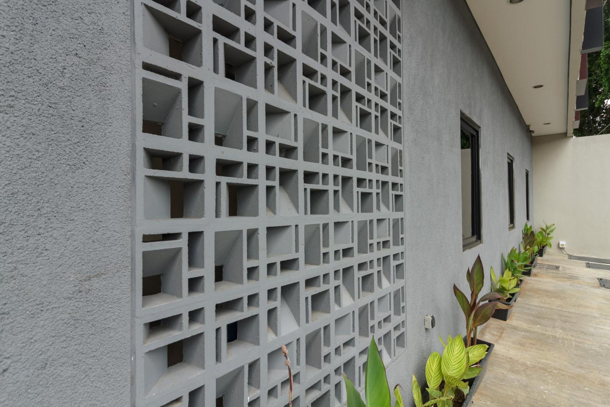 Reddoorz Near Puri Indah Mall Yakarta Exterior foto